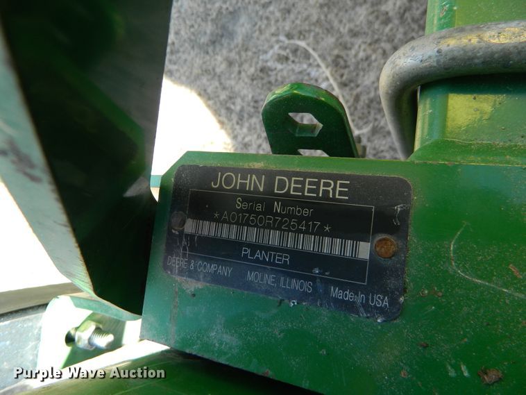 image for item DF4672 John Deere 1750 Max Emerge XP  no-till planter