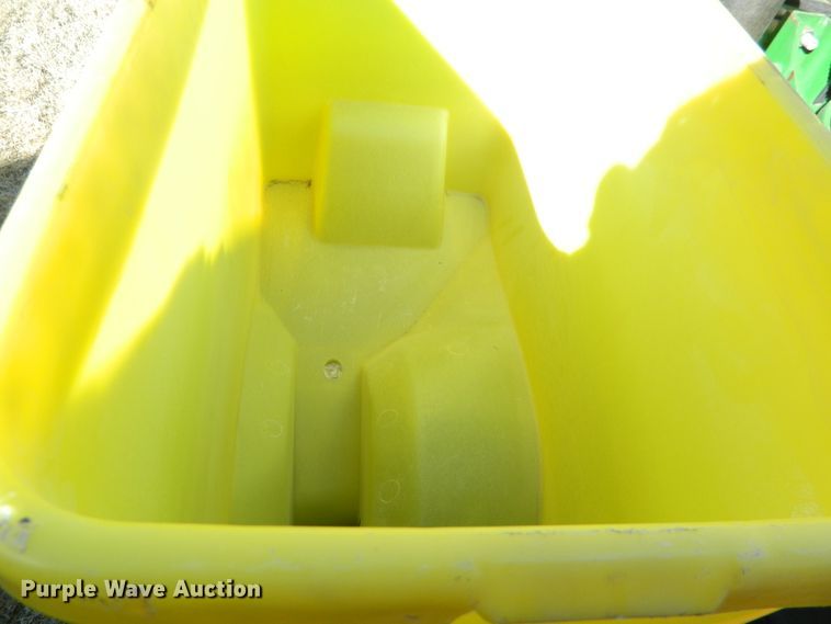 image for item DF4672 John Deere 1750 Max Emerge XP  no-till planter