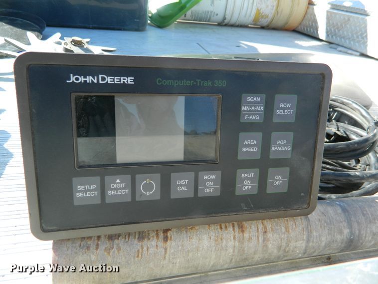 image for item DF4672 John Deere 1750 Max Emerge XP  no-till planter