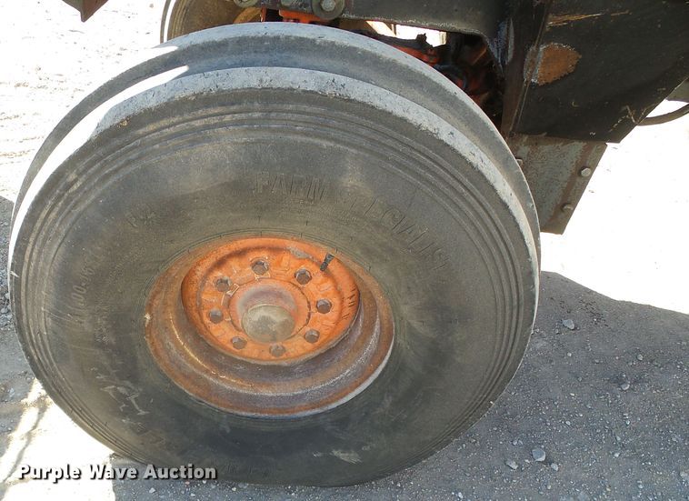 image for item DG8483 Case 1370  tractor