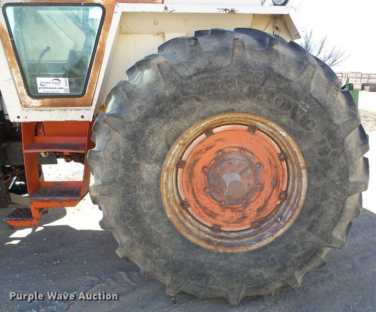 image for item DG8483 Case 1370  tractor