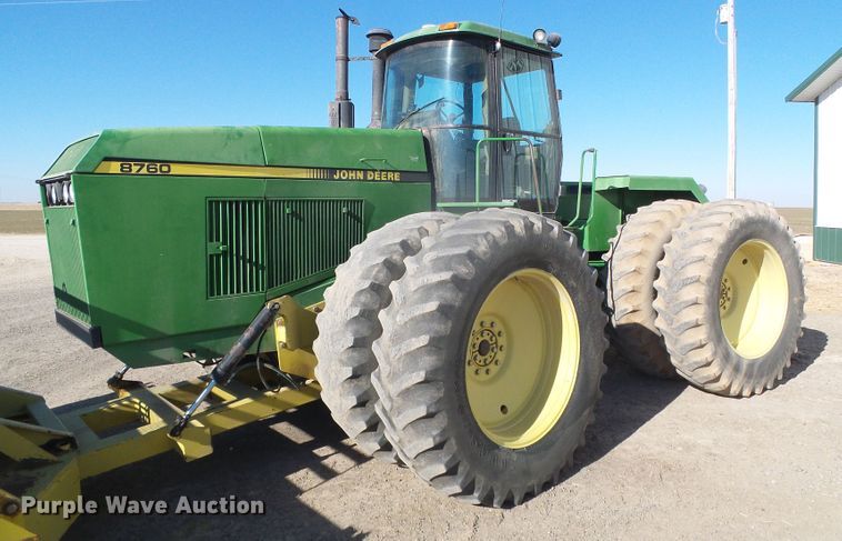 image for item DG8486 1992 John Deere 8760  4WD tractor