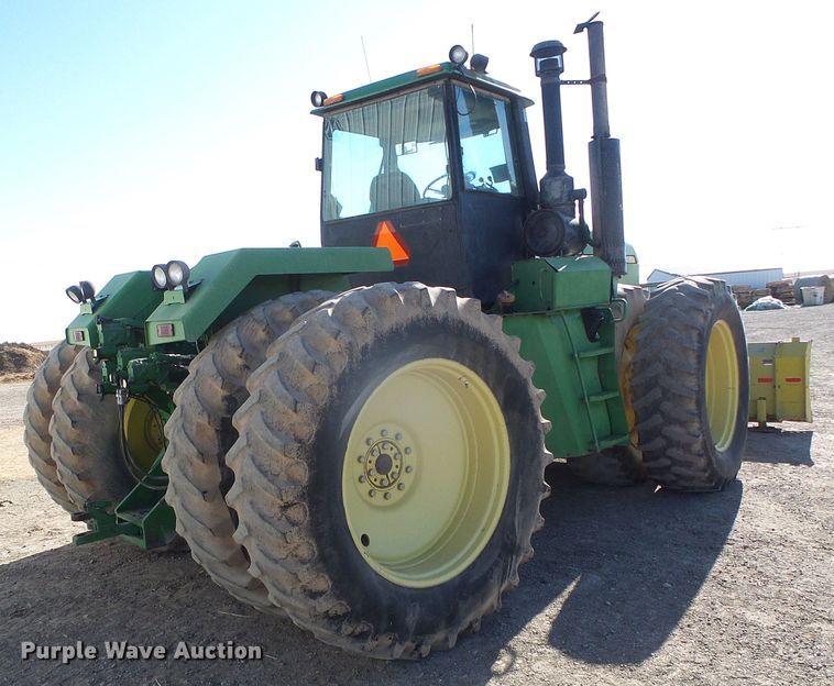 image for item DG8486 1992 John Deere 8760  4WD tractor