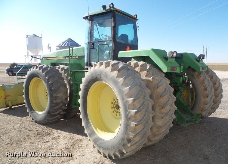 image for item DG8486 1992 John Deere 8760  4WD tractor