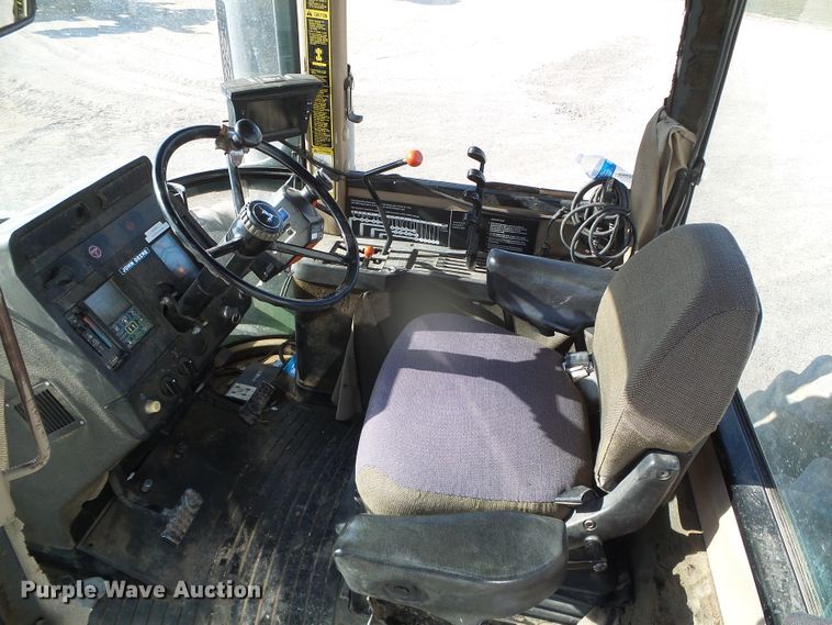 image for item DG8486 1992 John Deere 8760  4WD tractor