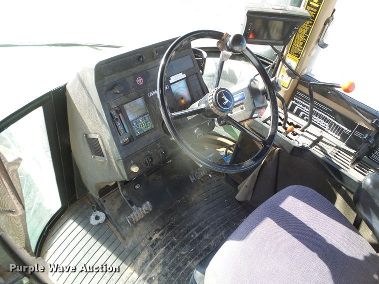 image for item DG8486 1992 John Deere 8760  4WD tractor