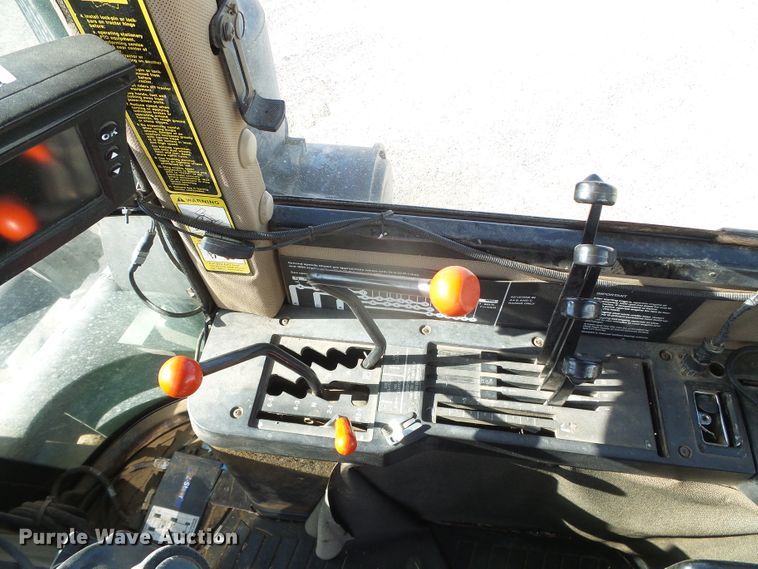 image for item DG8486 1992 John Deere 8760  4WD tractor