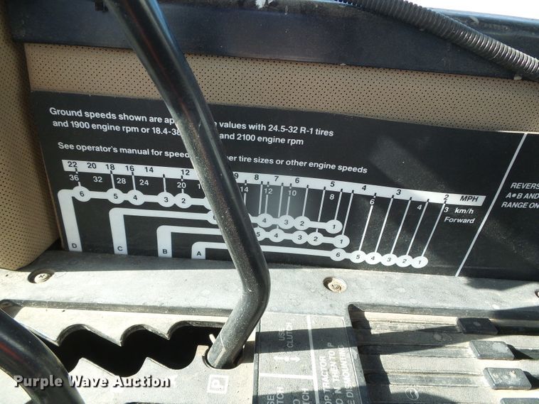 image for item DG8486 1992 John Deere 8760  4WD tractor