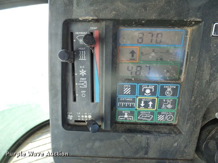 image for item DG8486 1992 John Deere 8760  4WD tractor