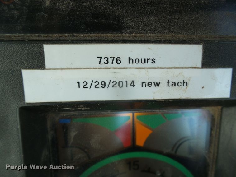 image for item DG8486 1992 John Deere 8760  4WD tractor