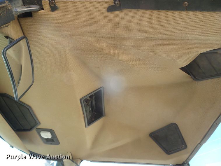 image for item DG8486 1992 John Deere 8760  4WD tractor