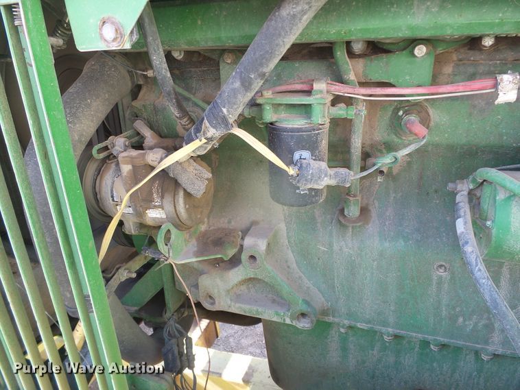 image for item DG8486 1992 John Deere 8760  4WD tractor