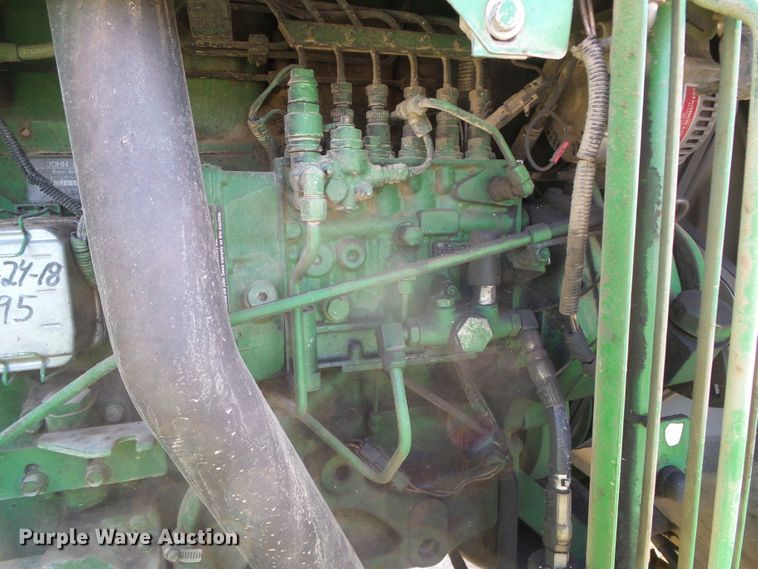 image for item DG8486 1992 John Deere 8760  4WD tractor