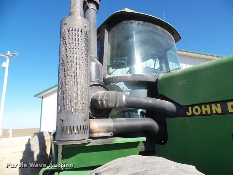 image for item DG8486 1992 John Deere 8760  4WD tractor