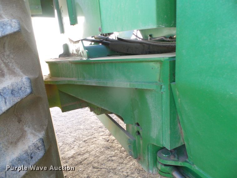 image for item DG8486 1992 John Deere 8760  4WD tractor