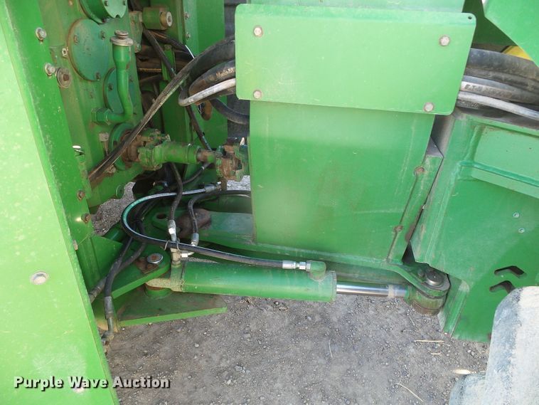 image for item DG8486 1992 John Deere 8760  4WD tractor