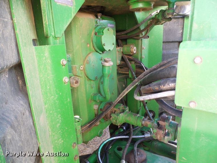 image for item DG8486 1992 John Deere 8760  4WD tractor