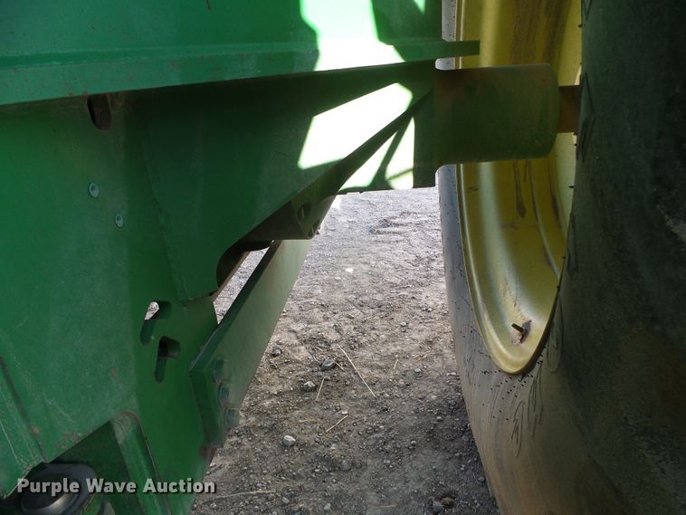 image for item DG8486 1992 John Deere 8760  4WD tractor