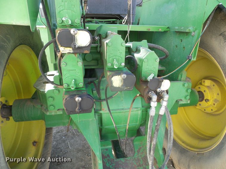 image for item DG8486 1992 John Deere 8760  4WD tractor