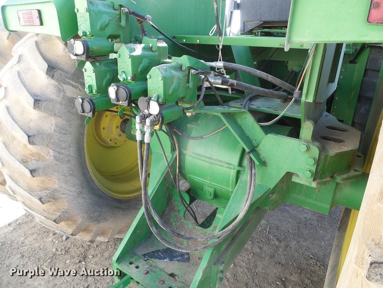 image for item DG8486 1992 John Deere 8760  4WD tractor