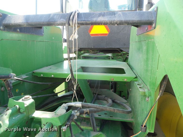 image for item DG8486 1992 John Deere 8760  4WD tractor