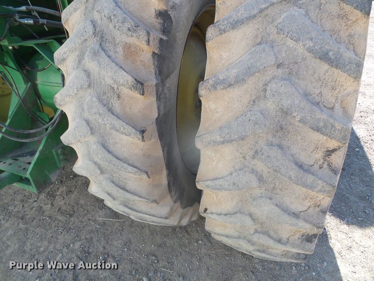 image for item DG8486 1992 John Deere 8760  4WD tractor