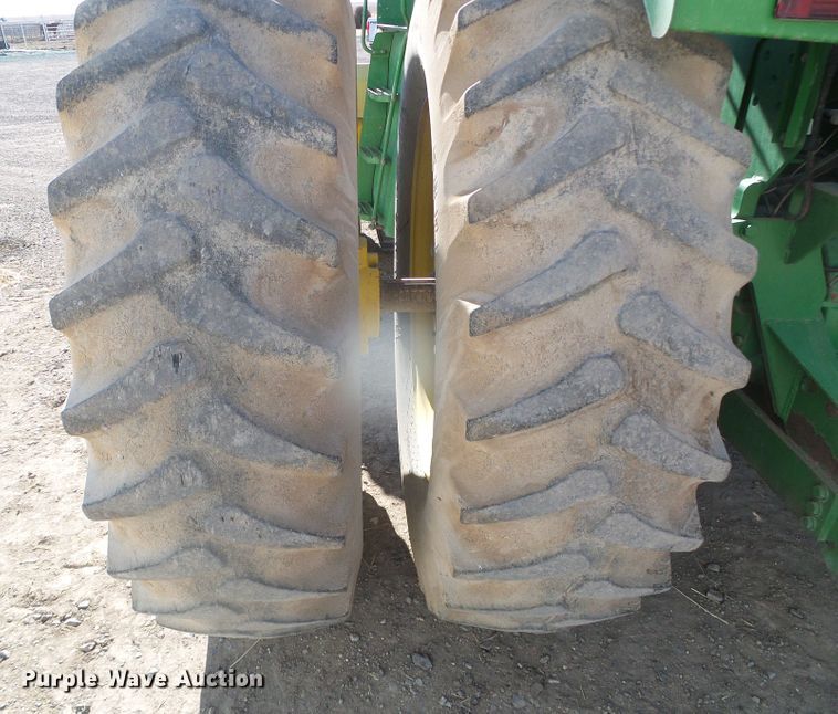 image for item DG8486 1992 John Deere 8760  4WD tractor