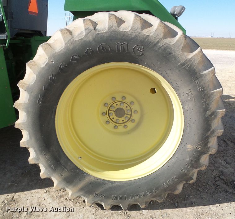 image for item DG8486 1992 John Deere 8760  4WD tractor