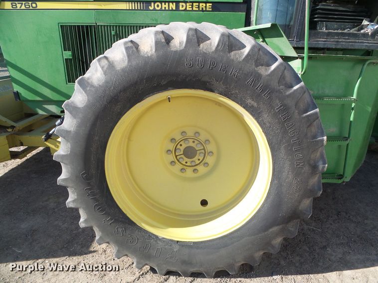image for item DG8486 1992 John Deere 8760  4WD tractor