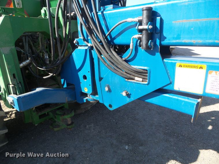 image for item DG8488 Kinze 3800  no-till planter