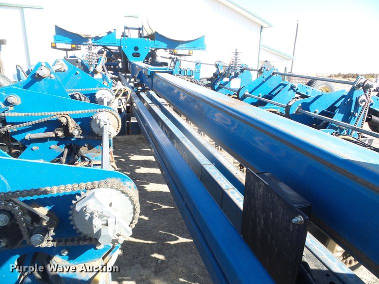 image for item DG8488 Kinze 3800  no-till planter