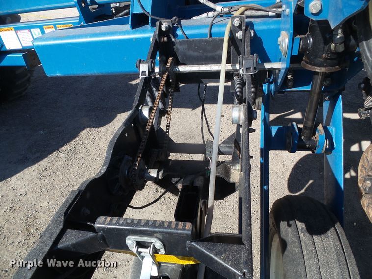 image for item DG8488 Kinze 3800  no-till planter