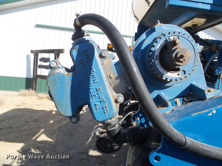 image for item DG8488 Kinze 3800  no-till planter