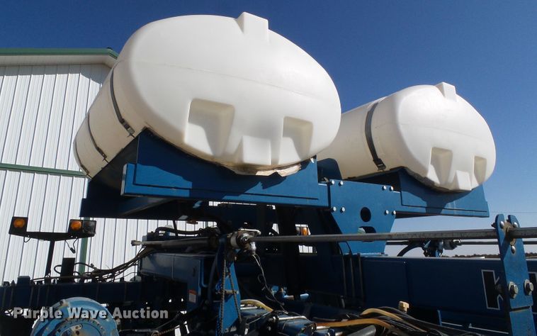 image for item DG8488 Kinze 3800  no-till planter