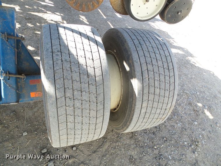 image for item DG8488 Kinze 3800  no-till planter