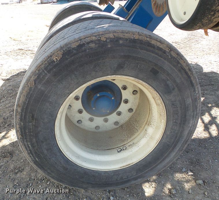 image for item DG8488 Kinze 3800  no-till planter