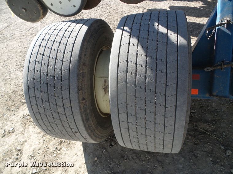 image for item DG8488 Kinze 3800  no-till planter