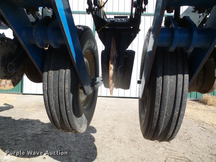 image for item DG8488 Kinze 3800  no-till planter