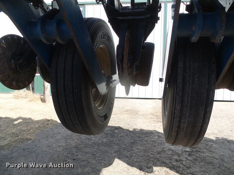 image for item DG8488 Kinze 3800  no-till planter