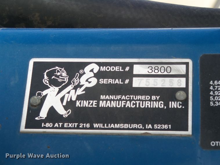 image for item DG8488 Kinze 3800  no-till planter