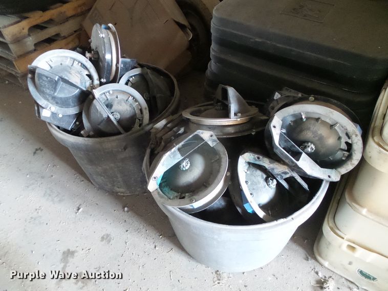 image for item DG8488 Kinze 3800  no-till planter