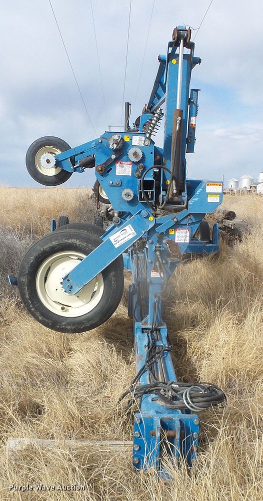 image for item DG8490 Kinze 2600  no-till planter