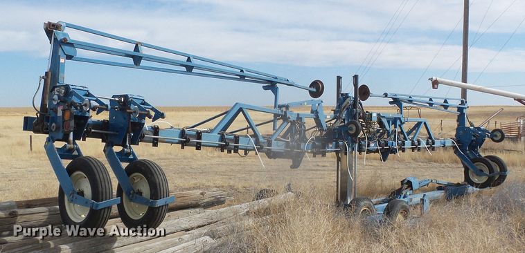 image for item DG8490 Kinze 2600  no-till planter