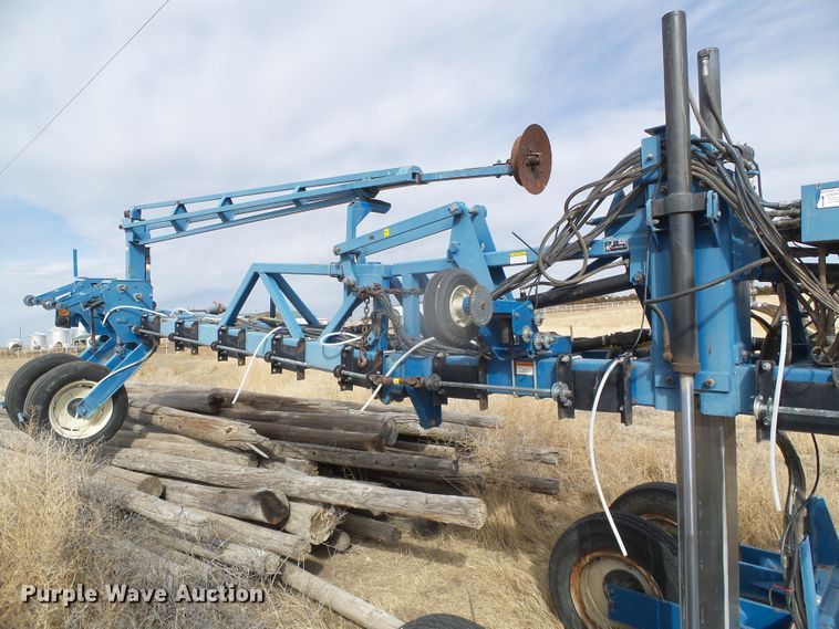 image for item DG8490 Kinze 2600  no-till planter