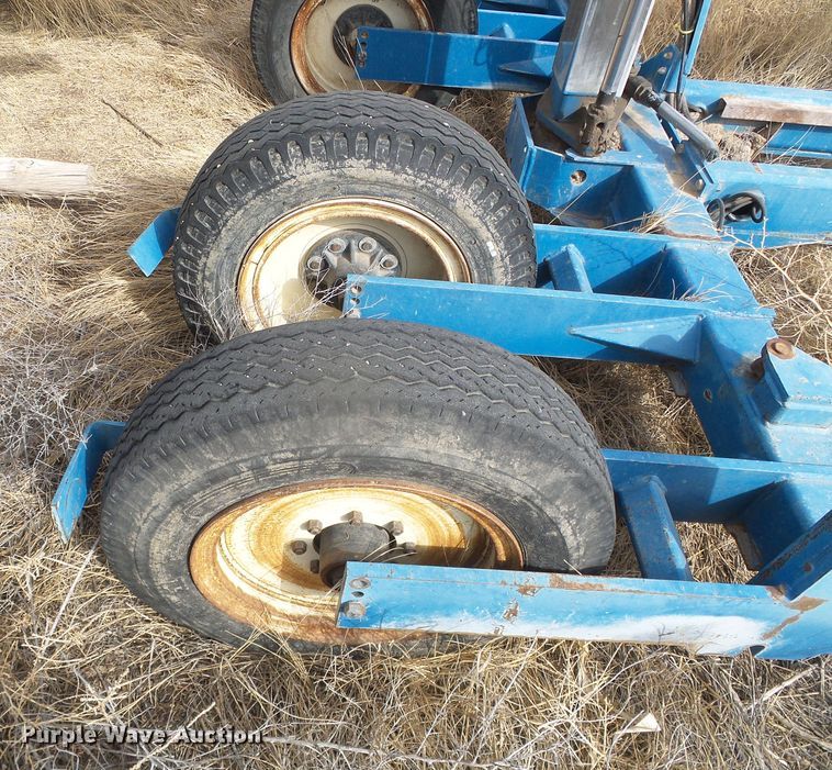 image for item DG8490 Kinze 2600  no-till planter