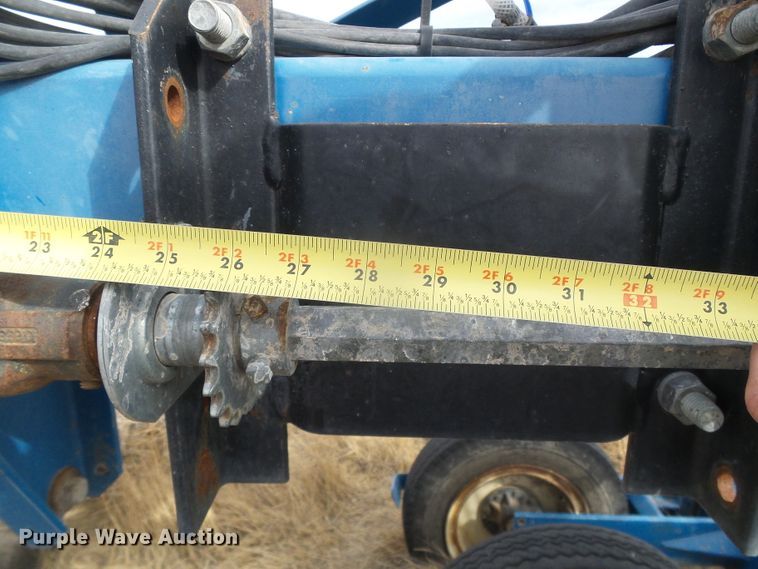 image for item DG8490 Kinze 2600  no-till planter