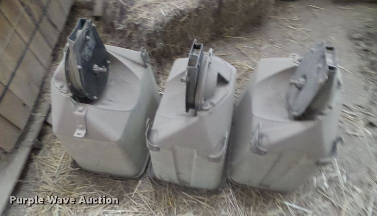 image for item DG8490 Kinze 2600  no-till planter