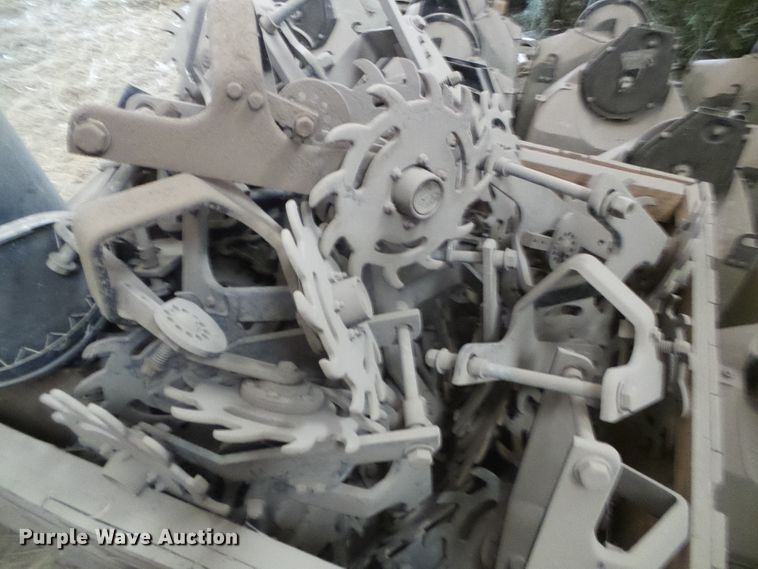 image for item DG8490 Kinze 2600  no-till planter