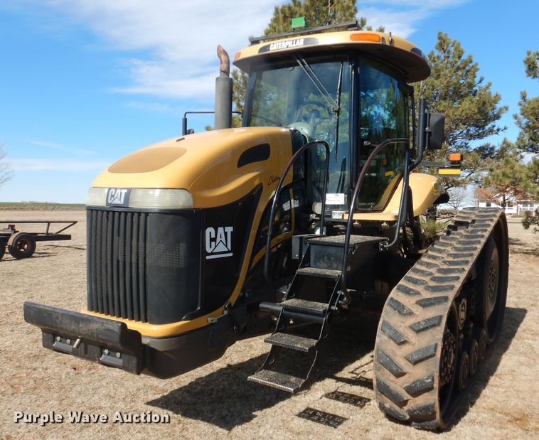 image for item DI3711 2003 Challenger MT765  tractor