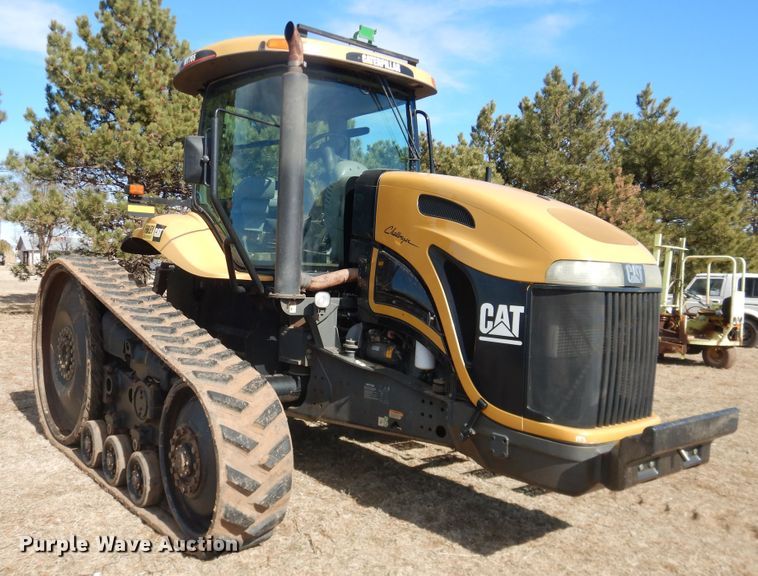 image for item DI3711 2003 Challenger MT765  tractor